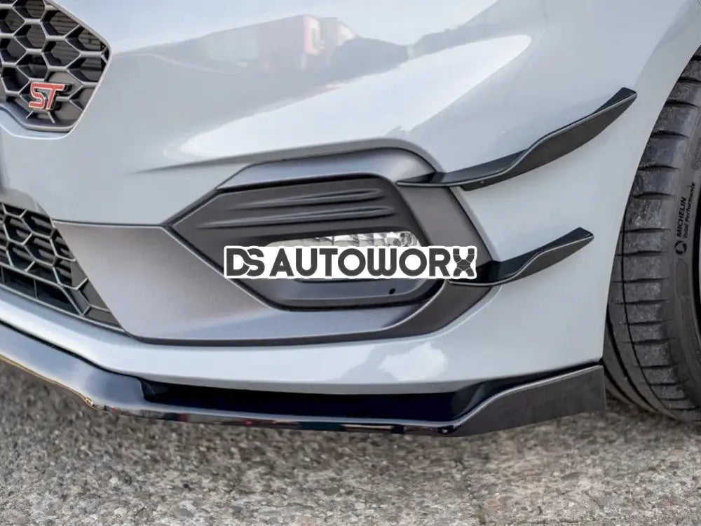 Maxton Design Front Splitter V.5 Ford Fiesta MK8 ST ST-Line 2017- Secondary image