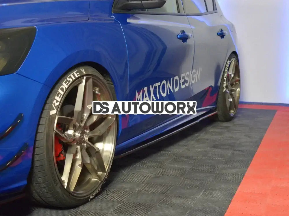 Maxton Design Side Skirts Diffusers V.3 Ford Focus MK4 ST ST-Line