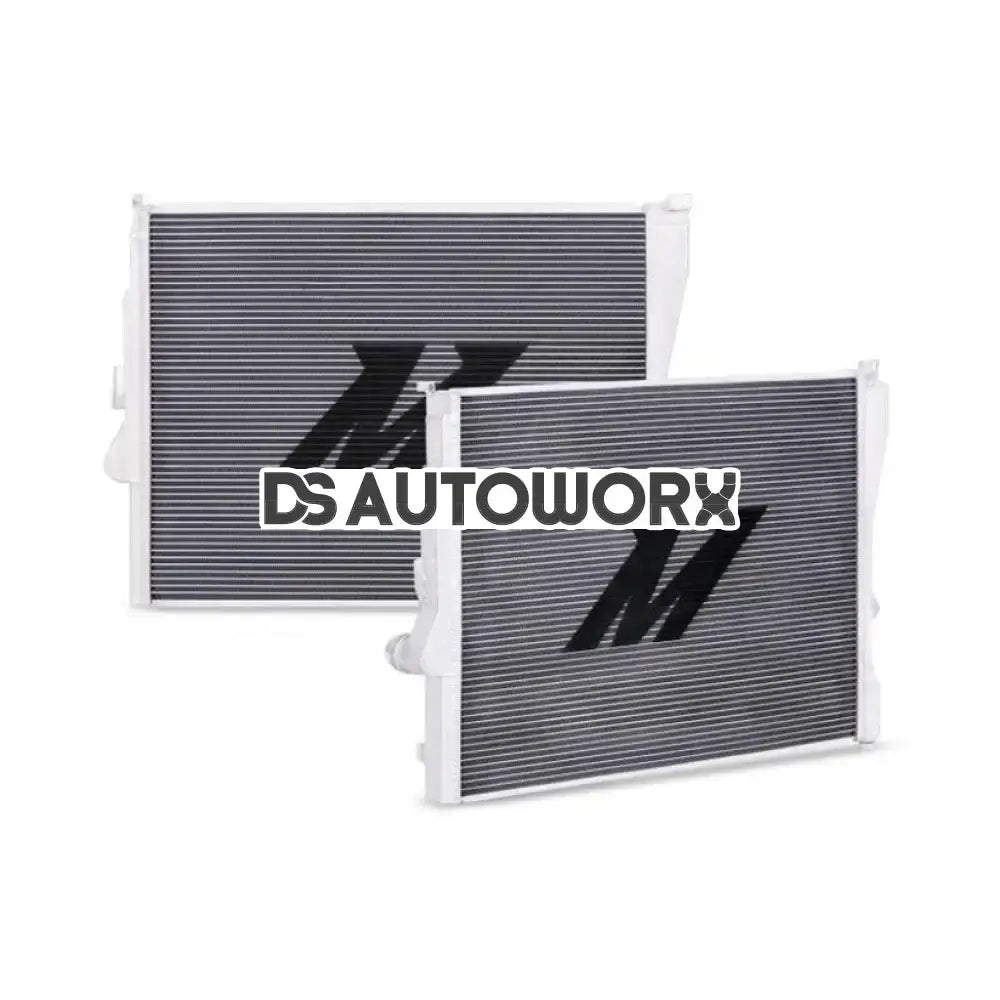 Mishimoto Performance Aluminum Radiator BMW E46 Non-M 99-06 Main image